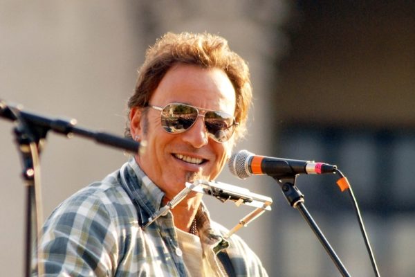 Bruce Springsteen in Shades 2008 courtesy of Getty Images