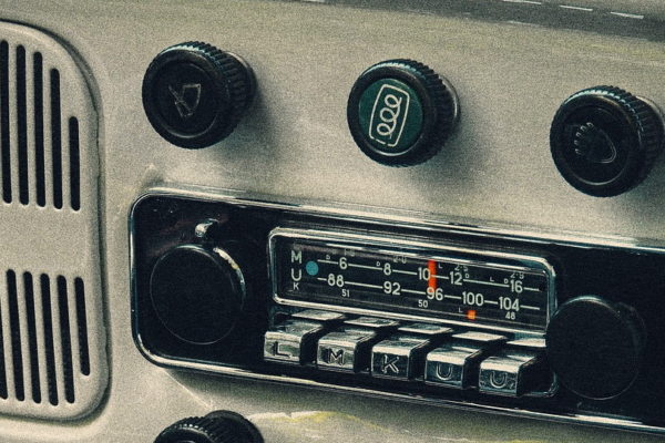 Old time car radio (Public Domain)